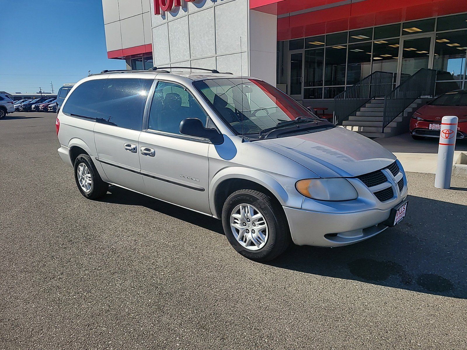 2001 - Dodge - Caravan - $2,988