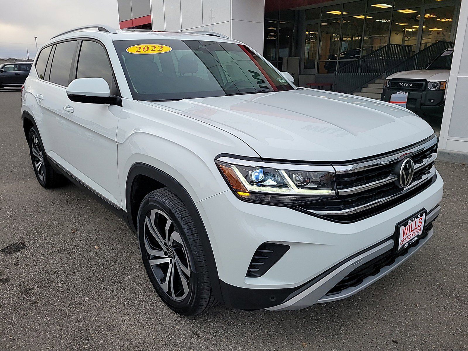 2022 - Volkswagen - Atlas - $35,999