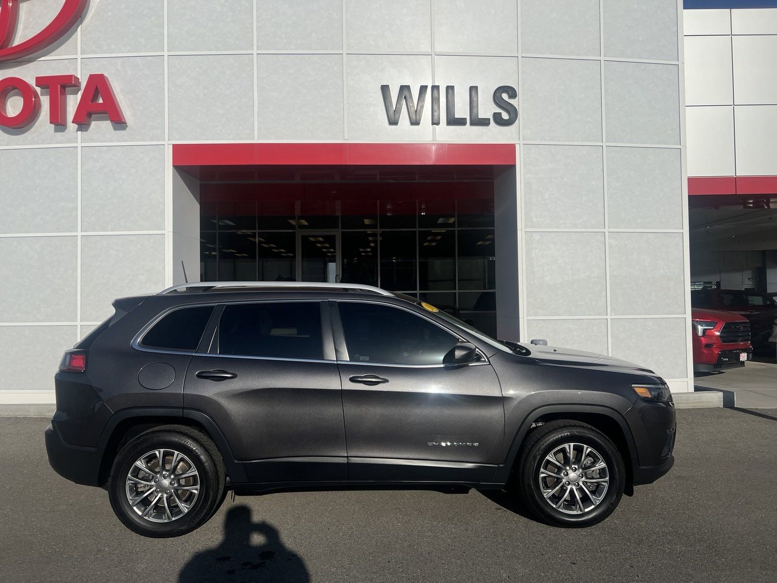 2019 - Jeep - Cherokee - $18,488