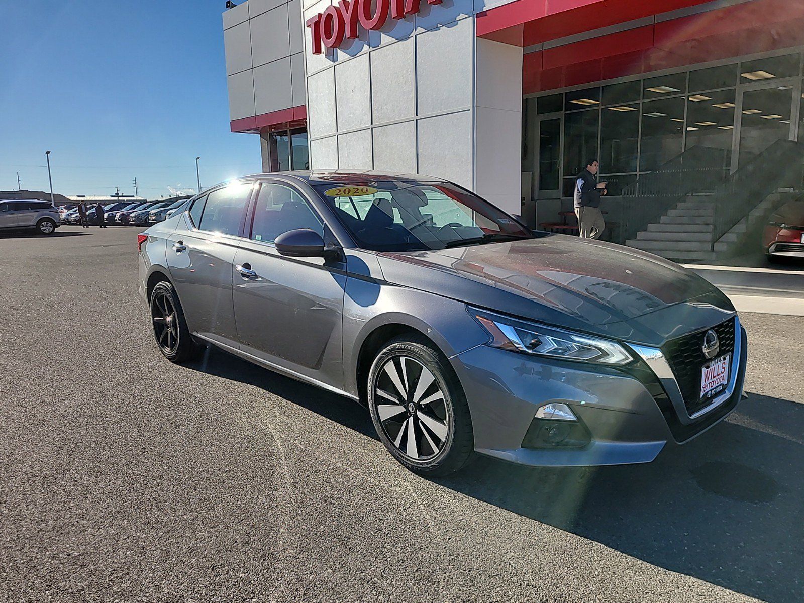 2020 - Nissan - Altima - $15,499