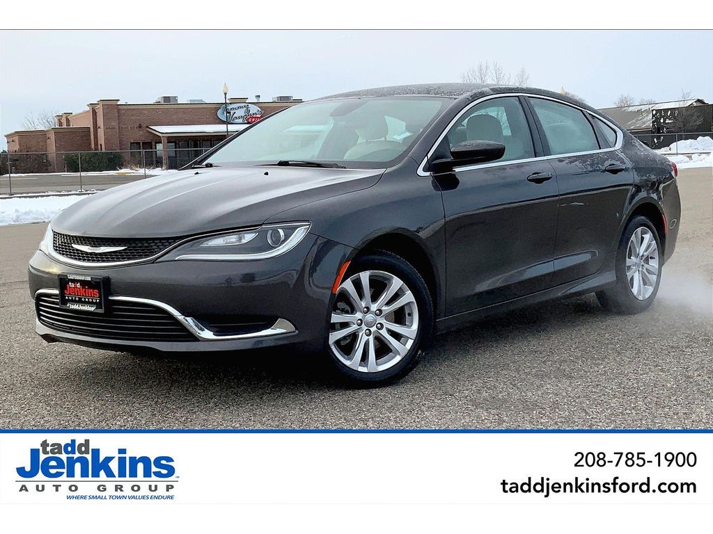 2016 - Chrysler - 200 - $14,958