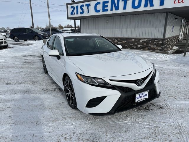 2020 - Toyota - Camry - $21,615