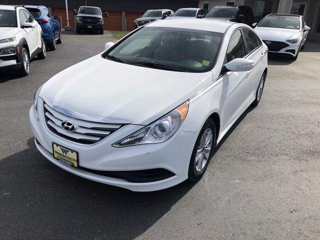 2014 - Hyundai - Sonata - $10,450