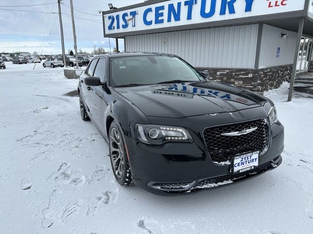 2018 - Chrysler - 300 - $17,725