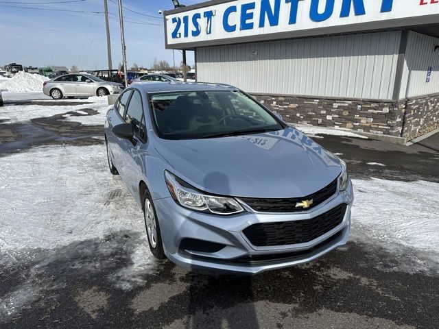 2017 - Chevrolet - Cruze - $12,890