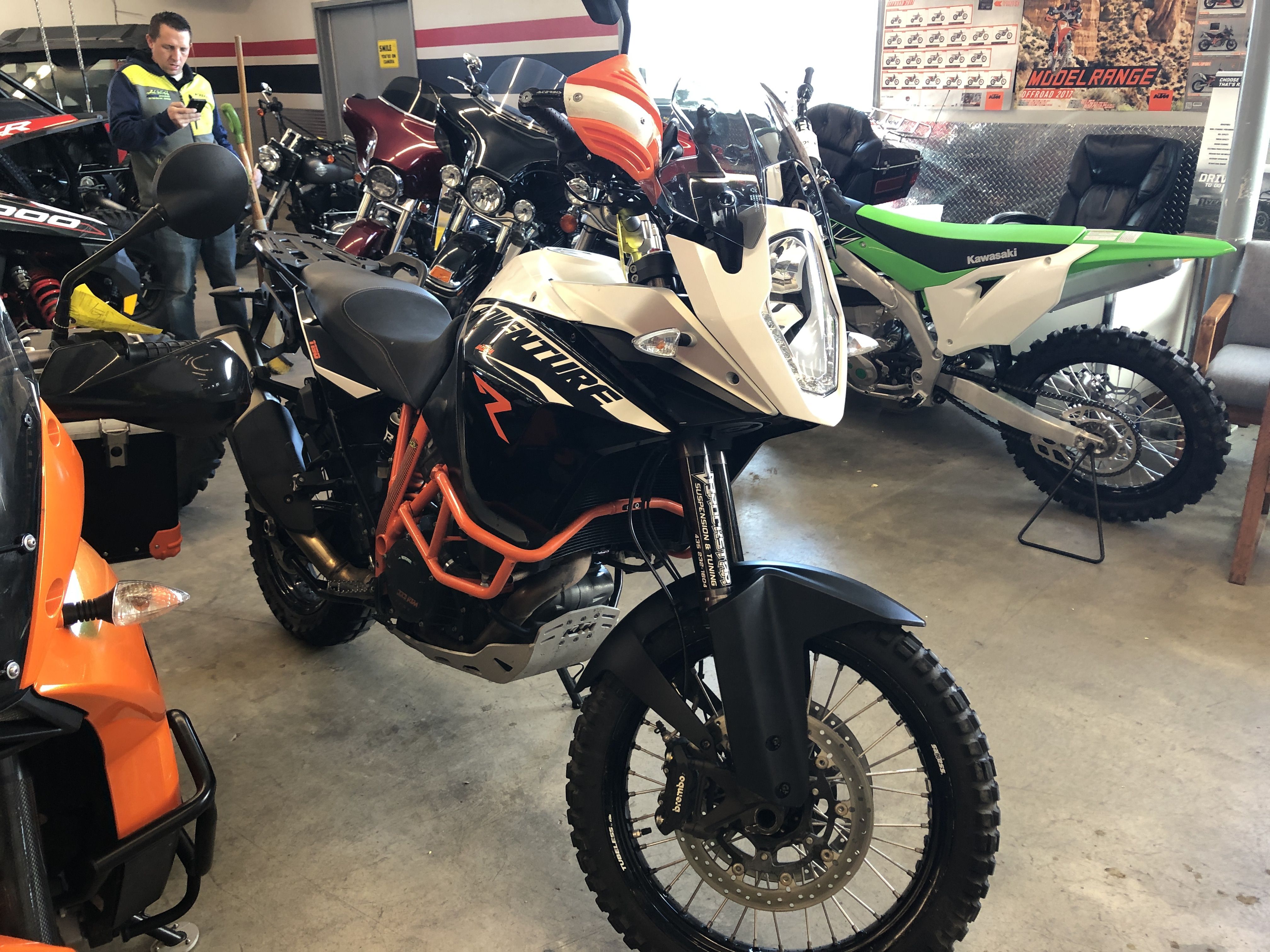 2014 -  - 1190 Adventure R - $10,999