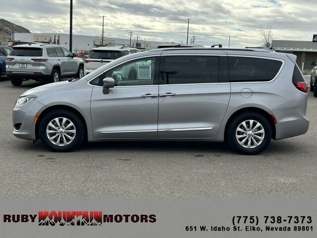 cdn-ds_com-stock-2018-Chrysler-Pacifica-Touring-L-Elko-NV-seo-ECL8846-2C4RC1BG4JR211675-szi90827-460ac4a71fd58e18a218fcc50e2bc2bf_jpg