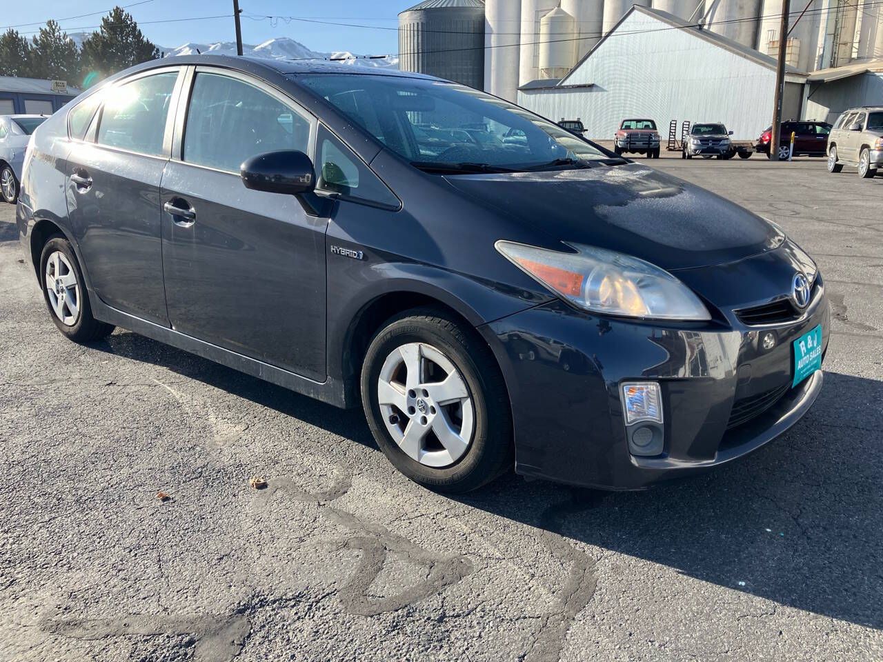 cdn05_carsforsale_com-585ebe5530a962d781b085f4872dec50-1280_960-2011-toyota-prius-three-4dr-hatchback_jpg